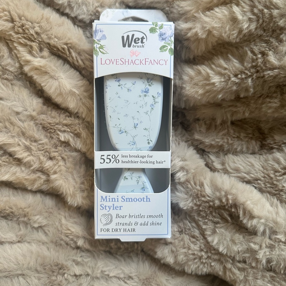 Wet Brush x LoveShackFancy Mini Smooth Styler